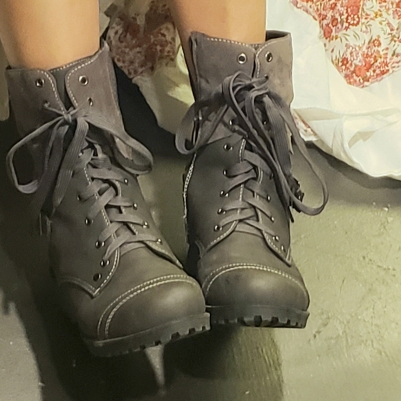 Festival Comfort Style - Picture 3 of 8